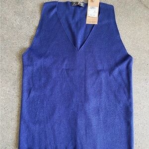 Vibrant Royal Blue V-Neck Sleeveless Knit Top